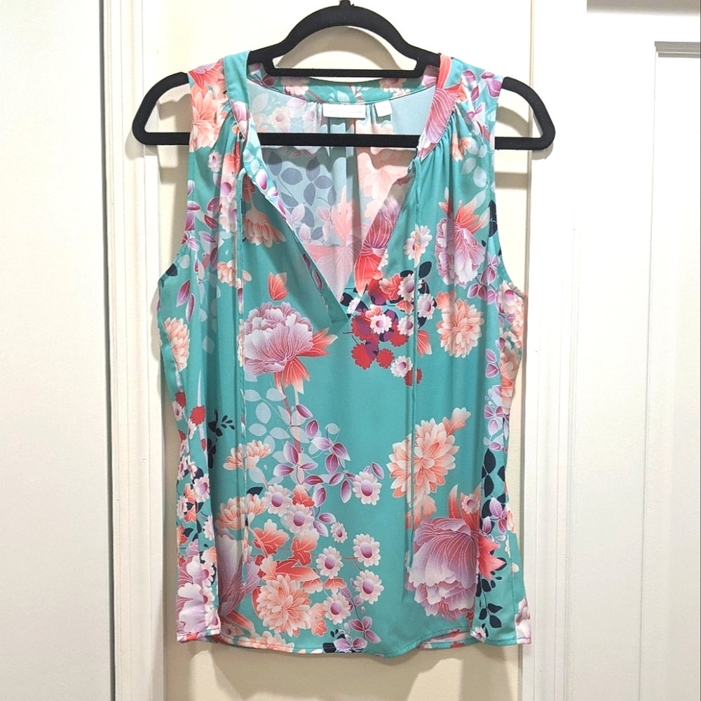 NY&Co Sleeveless Front-Tie Floral Blouse